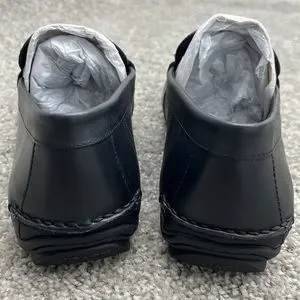 Coach Mott Drivers US 9 D please see photos for imperfections. Coach | Shoes | Coach Mott Driver In Dark Saddle Size 9d  main image 3